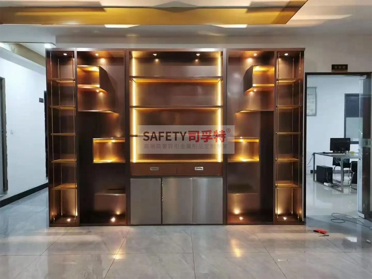 不銹鋼酒柜款式多樣，美觀時(shí)尚，經(jīng)久耐用(圖2)