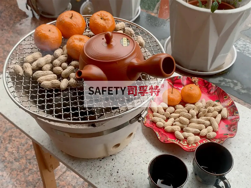 經(jīng)典永不過(guò)時(shí)，“圍爐煮茶”掀起新式社交風(fēng)「司孚特圍爐茶桌」(圖2)