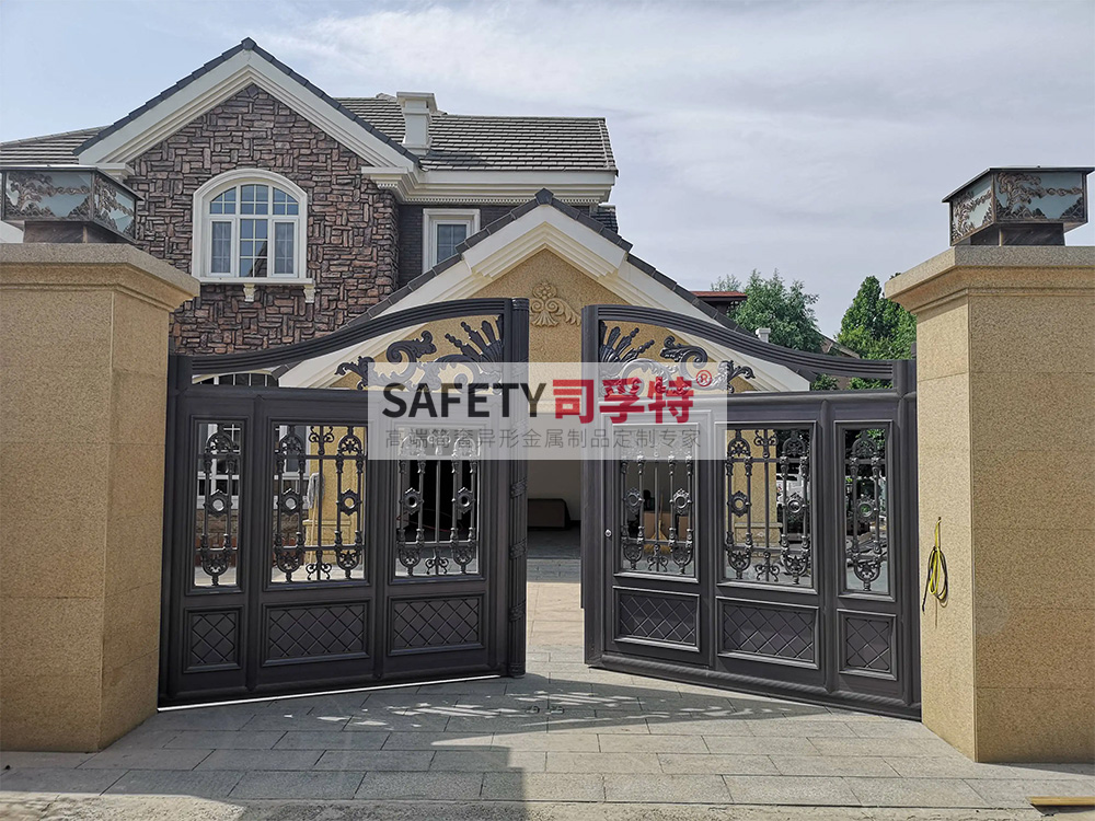 別墅大門用什么材質(zhì)好？[別墅銅門，鋁藝別墅大門](圖3)